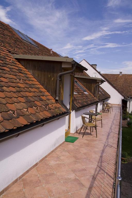 Fruehstueckspension Kleinschuster Burgau Rum bild