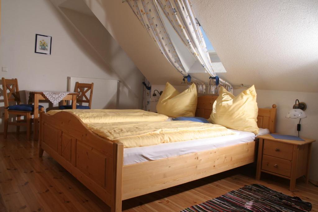 Fruehstueckspension Kleinschuster Burgau Rum bild